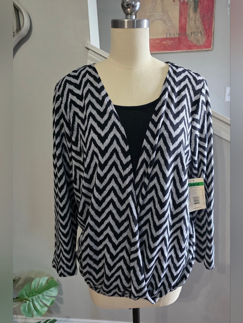 Three Seasons Maternity Top Black Size Large NWT